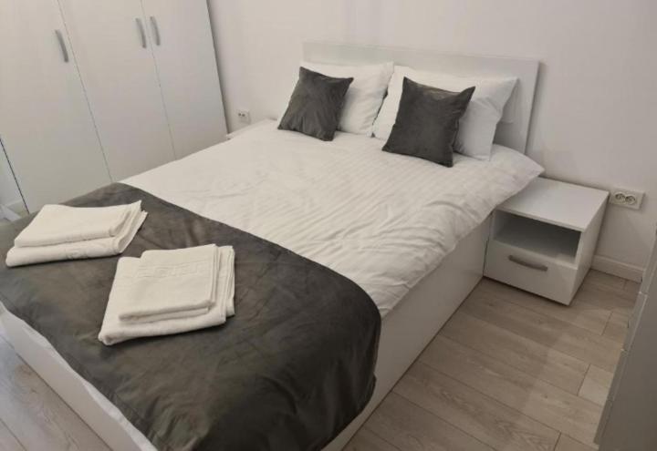 Lux Apartament باكاو المظهر الخارجي الصورة